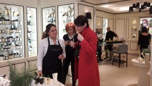 A sinistra Lindsey Orsini store manager Jo Malone Roma