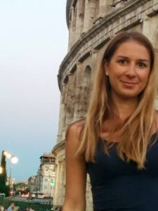 La giornalista e scrittrice Ilenia Menale