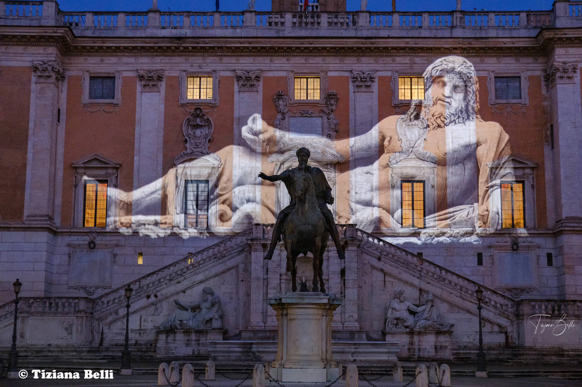 alt tag natale di roma