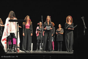 alt tag HurlaHoop Choir