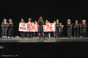 alt tag HurlaHoop Choir
