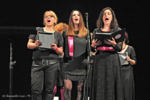 alt tag HurlaHoop Choir