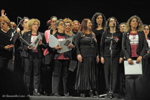 alt tag HurlaHoop Choir