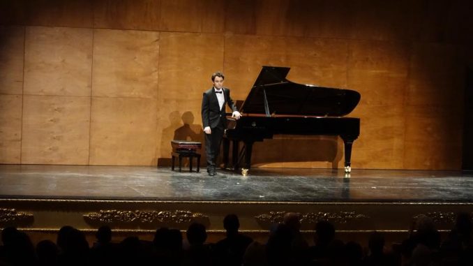 alt tag pianista alt tag pianista