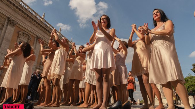Flashmob Alitalia Campidoglio ©Claudio Polvanesi (1) alt tag alitalia