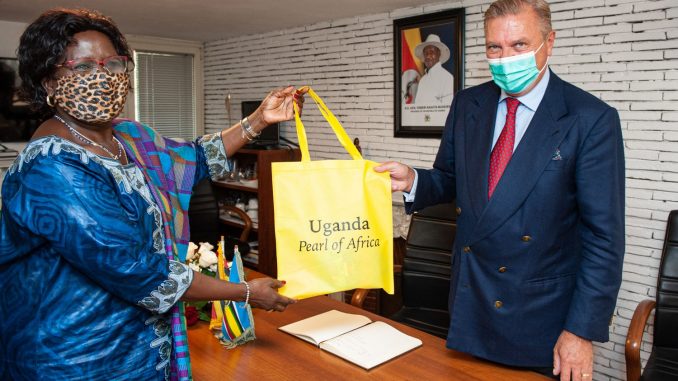 carlo di borbone e ambasciatrice uganda 4