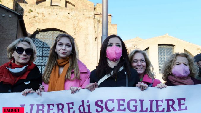 FC4_2376 Roma manifestazione delle donne © Claudio Polvanesi - Target Lab alt tag non una di meno