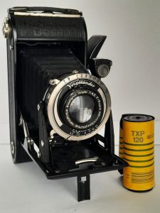 alt tag Voigtländer Bessa