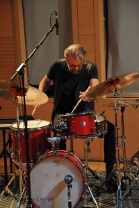 alt tag Mouche Bulle