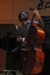 alt tag Mouche Bulle