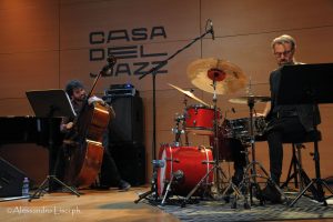 alt tag Mouche Bulle