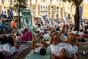 alt tag yoga