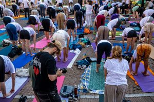 alt tag yoga
