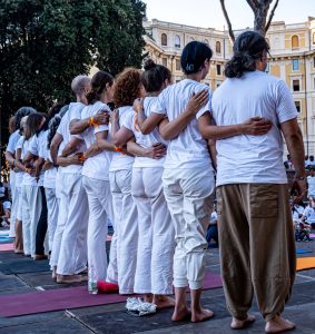 alt tag yoga