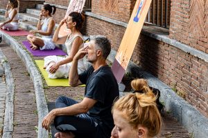 alt tag yoga